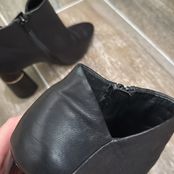 Antonio Melani Black Octavien Leather Preppy Detail On Heel Ankle Boots Size 6.5 - Picture 9 of 10